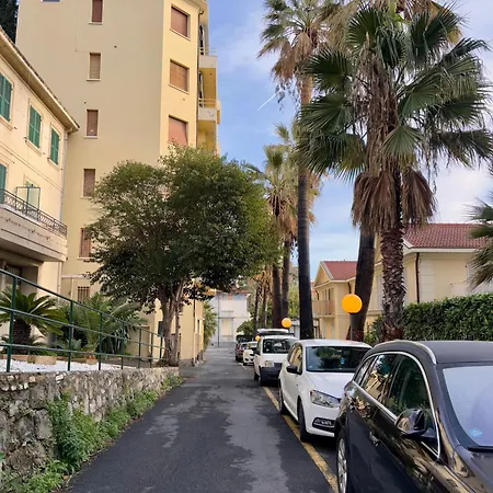 Lägenhet Via Nuvoloni Sanremo